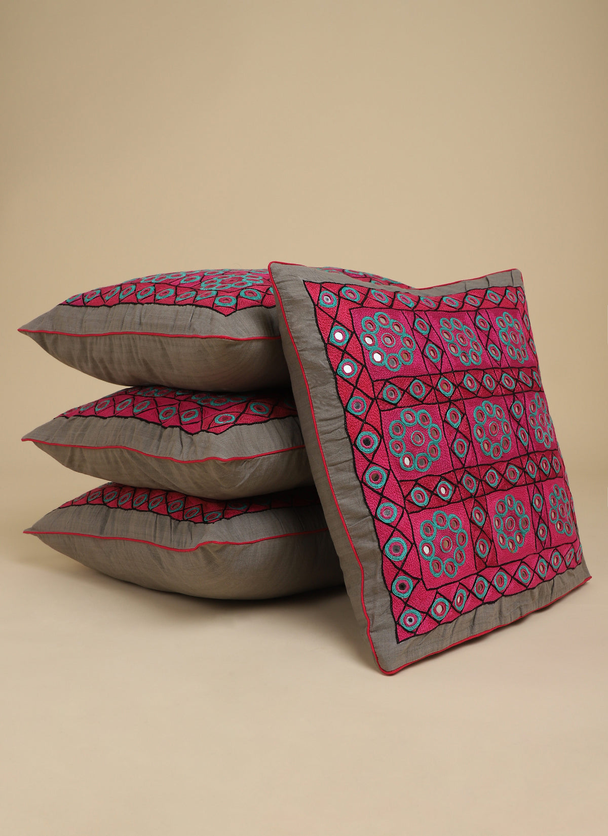 Vrinda cushion cover