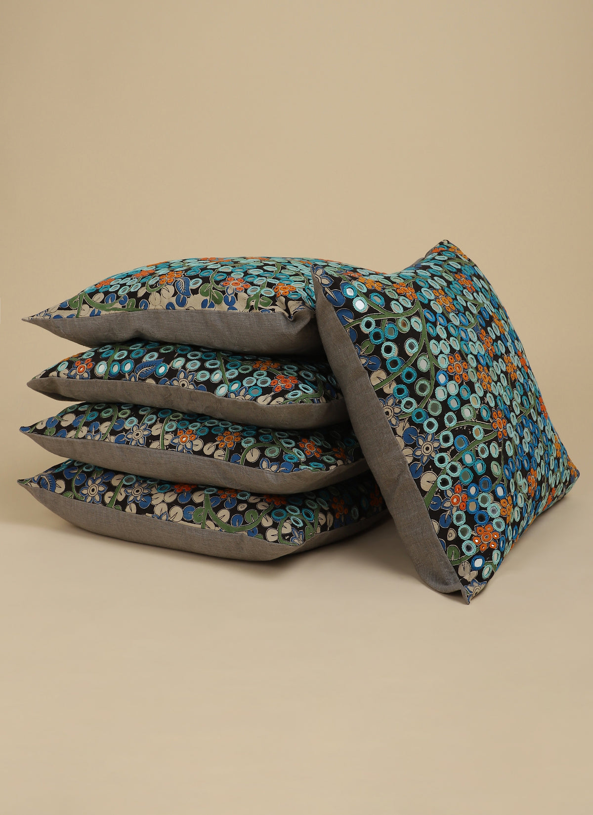 Noor cushion cover